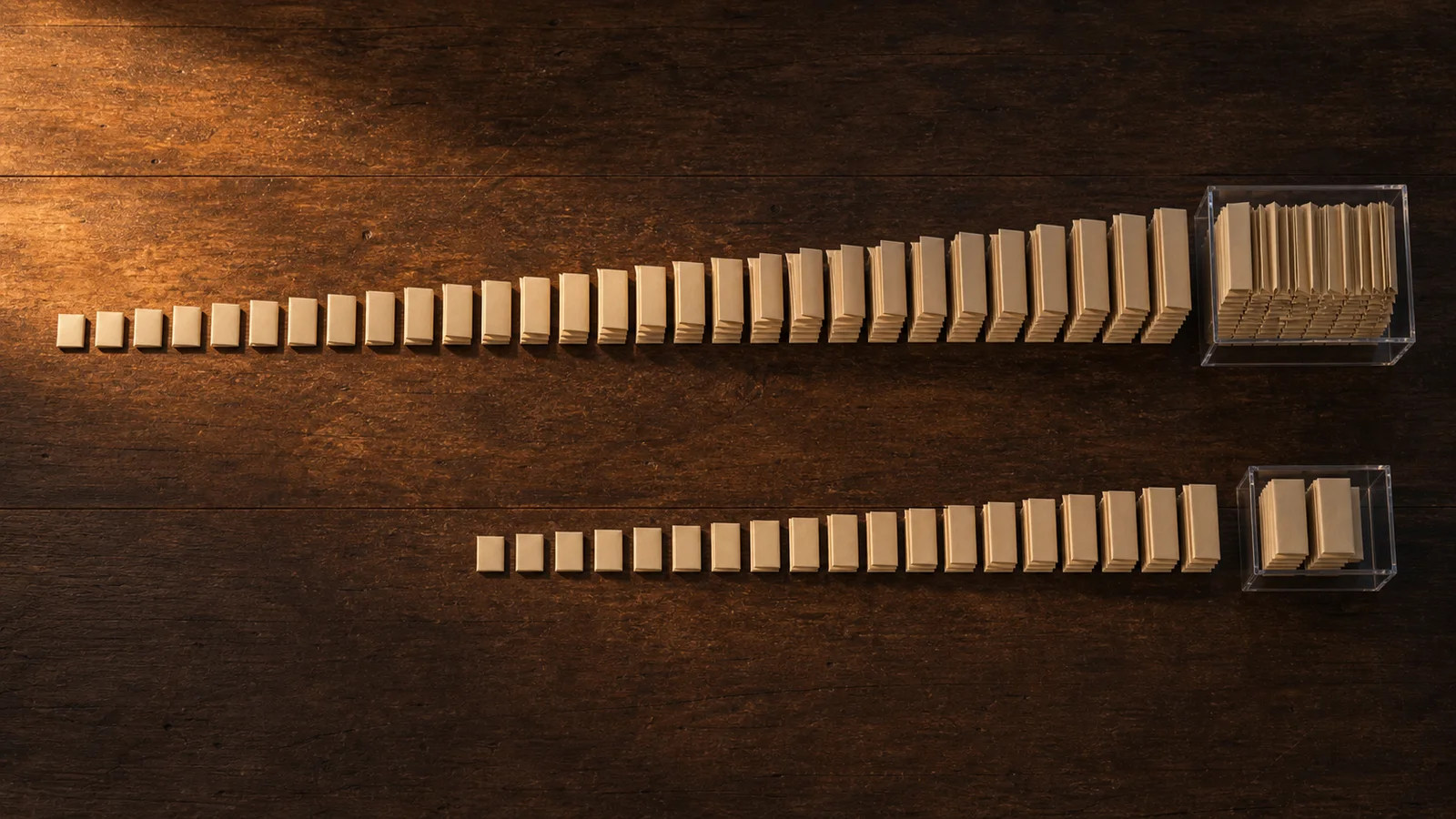 Two parallel paper accumulation paths show a ten-step delayed start ending with a much smaller layered balance