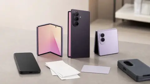 Samsung Galaxy Z Fold8, Galaxy Z Fold8 Ultra and Galaxy Z Flip8 phones arranged beside blank receipts, a trade-in phone and a protective case